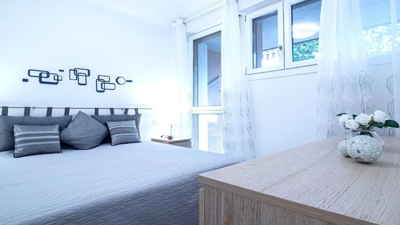 Casa Carla Apartment Peschiera del Garda Italy